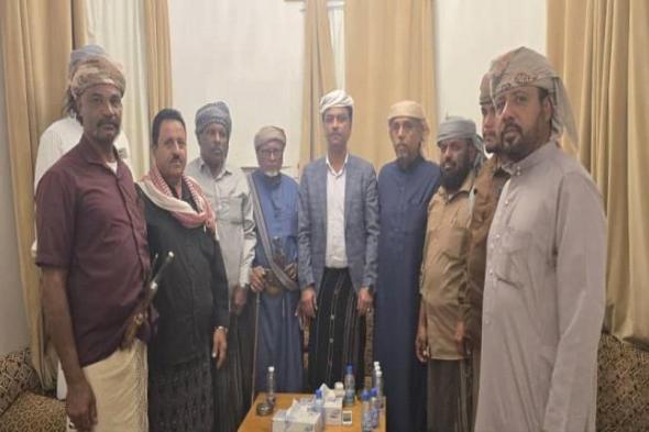 باعوم يلتقي مشائخ آل كِندة لمناقشة التطورات في وادي حضرموت وتطبيع الحياة